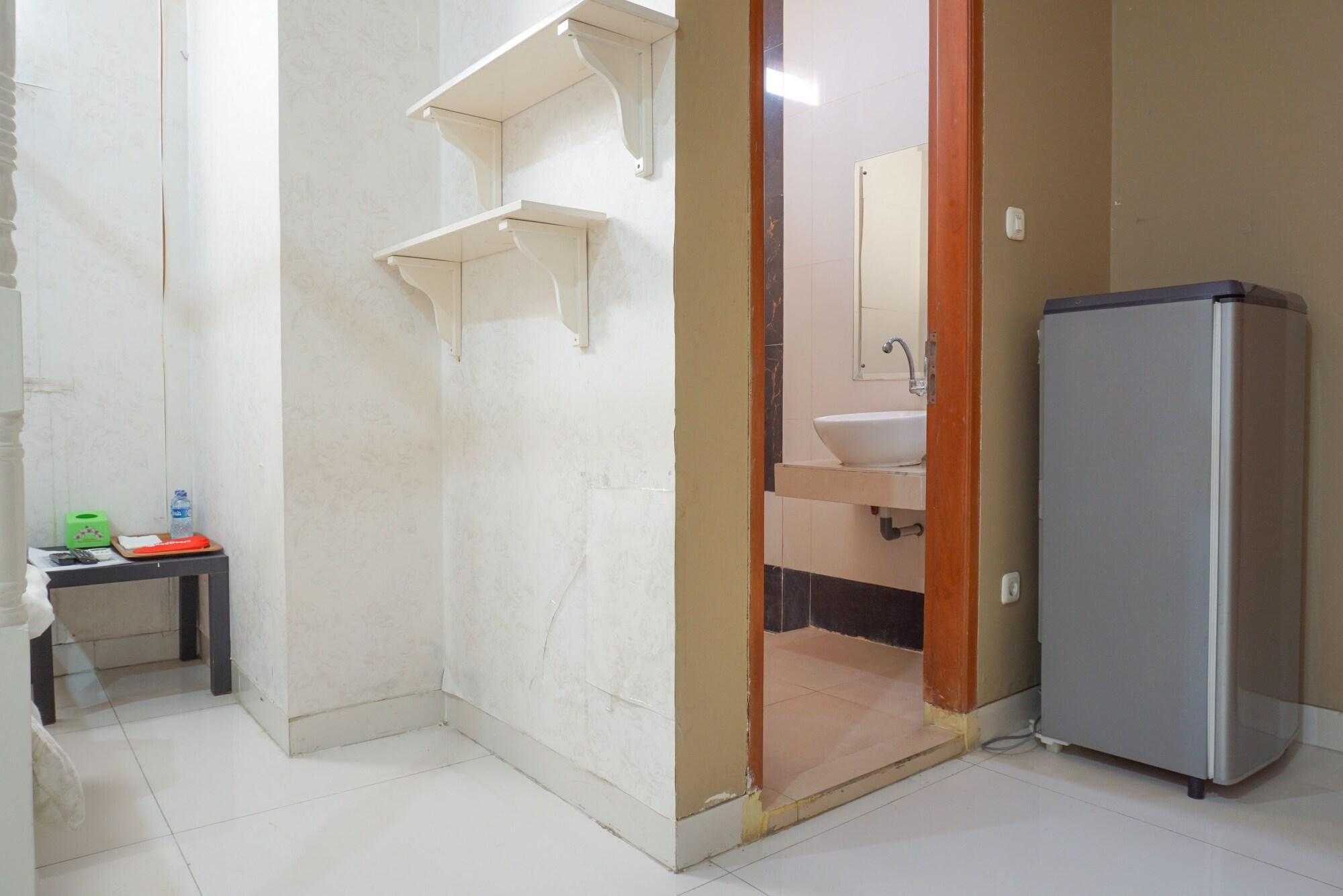 Reddoorz Near Kemang Square Hotel Jakarta Luaran gambar
