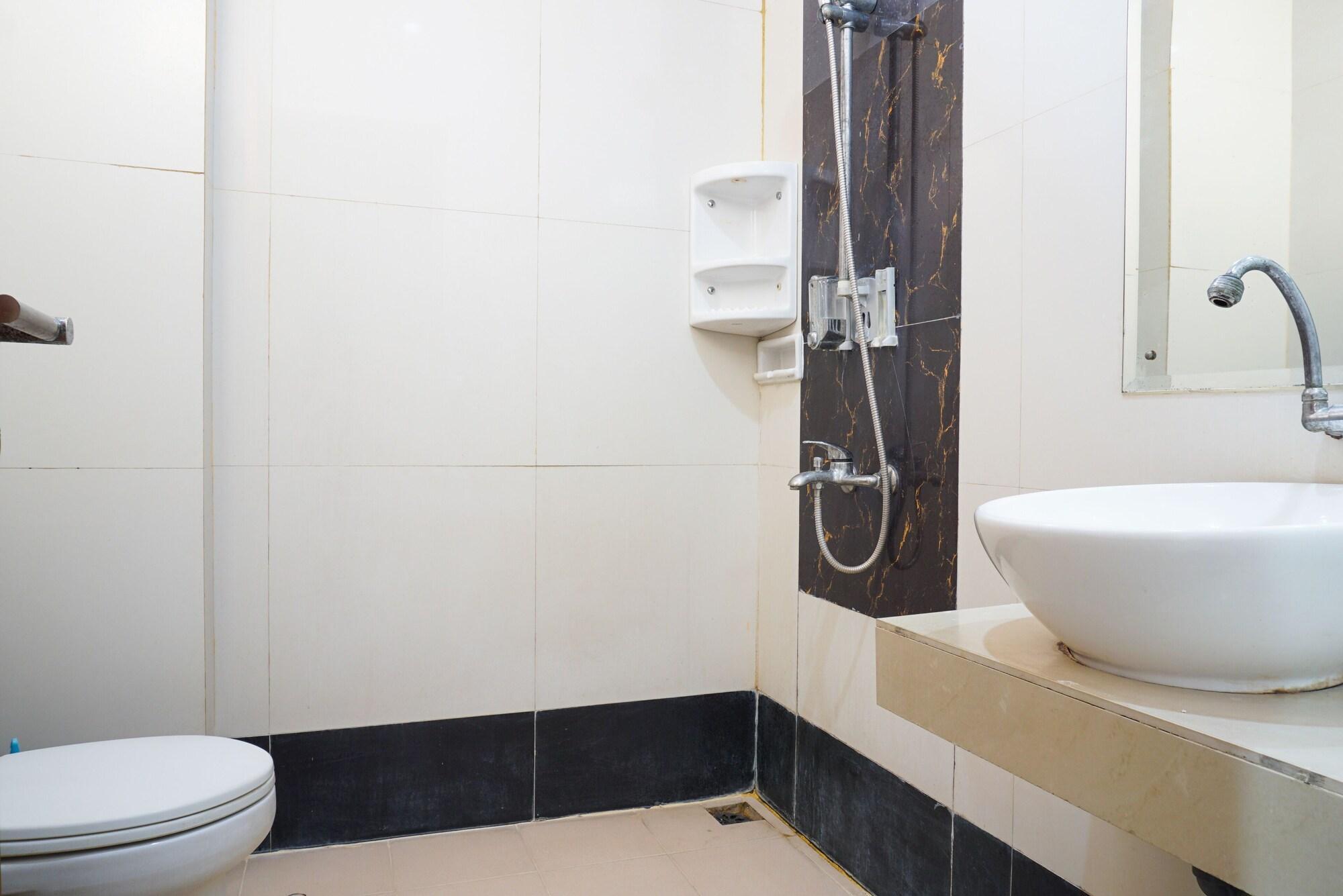 Reddoorz Near Kemang Square Hotel Jakarta Luaran gambar